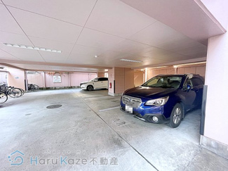 【駐車場】