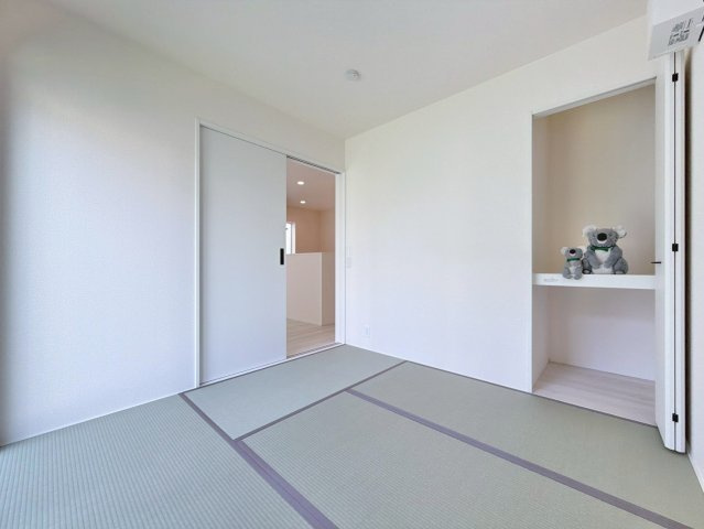 【和室】 | 玉村町斎藤田　新築住宅 | 来客時の客間やお子様のお昼寝など多用途にお使いいただける和室です。