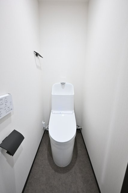 GRANSITE NAKAMEGURO　ネット0　新築　角部屋　最上階のトイレ