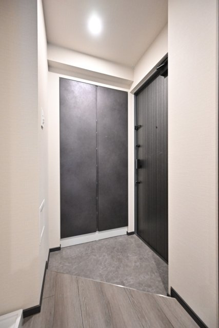 GRANSITE NAKAMEGURO　ネット0　新築　角部屋　最上階の玄関