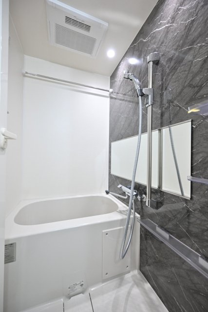 GRANSITE NAKAMEGURO　ネット0　新築　角部屋　最上階の浴室