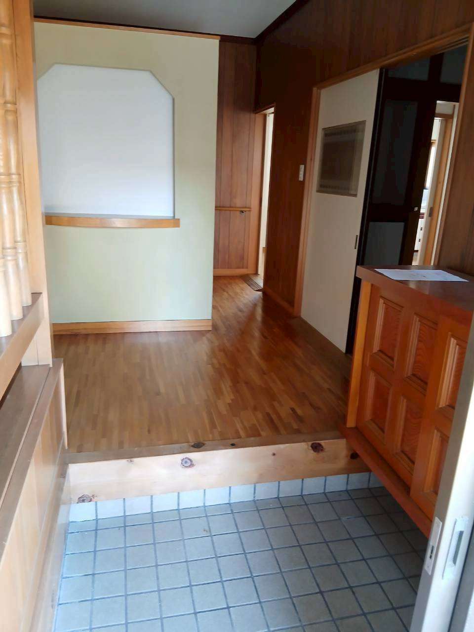 松葉町１丁目貸家の玄関