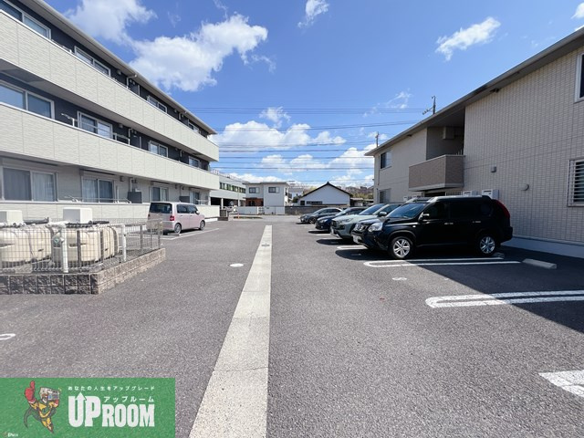 ムーンライトＢ棟の駐車場