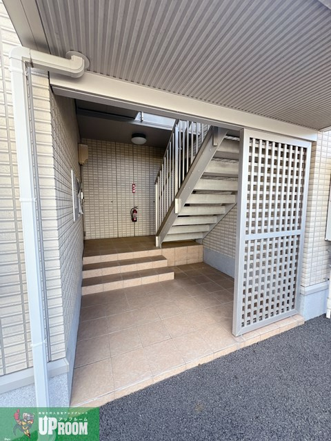 ムーンライトＢ棟のエントランス