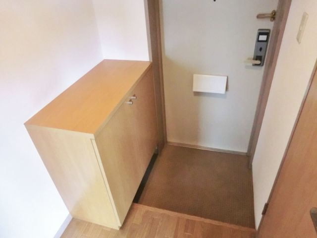 さいたま市浦和区常盤３丁目の賃貸マンションの玄関|別室参考写真です。