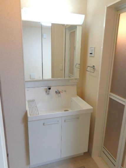 エスポワール新広の独立洗面台