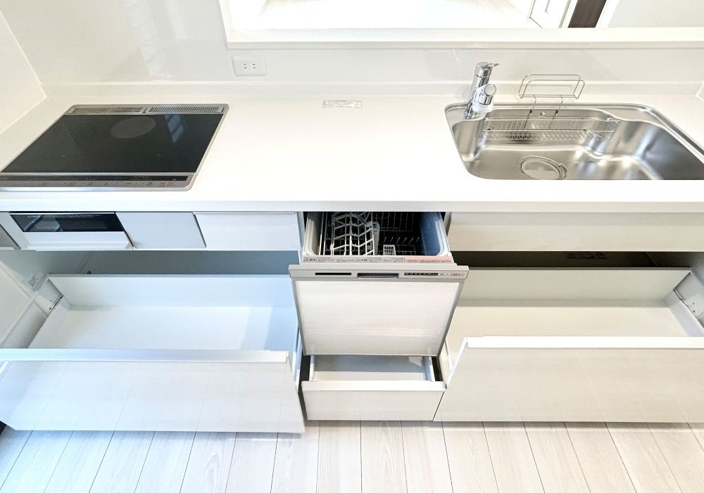 高知市介良乙 ⑲　新築一戸建てのその他|使い勝手の良いシステムキッチン☆IHと食洗器を搭載しています！※イメージ画像です。