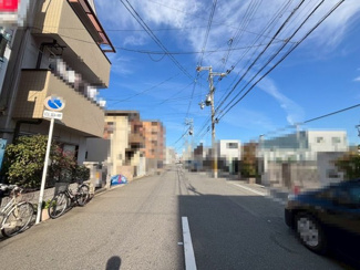 【前面道路含む現地写真】 | 北加賀屋１丁目　中古戸建 | トイレは２ヶ所あります！忙しい朝や家族の多いご家庭も安心ですね！