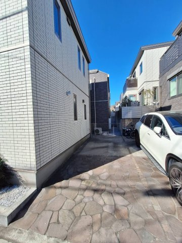 ダイス　ガーデン　サクラの駐車場