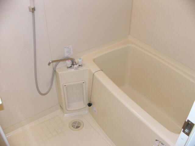 岩城ハイム日暮里の浴室