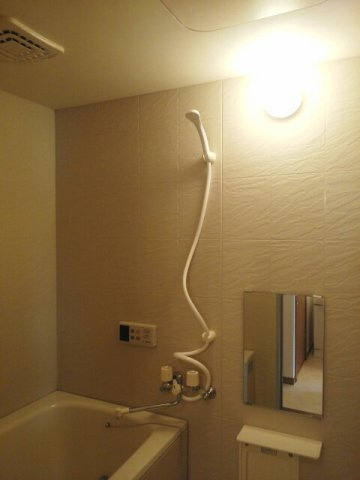 エレガンシャトーＢの浴室