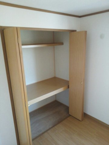 エレガンシャトーＢの収納