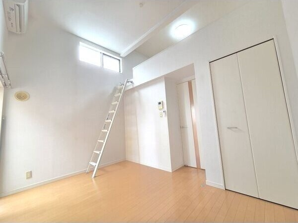 アルテーシアの居間・リビング