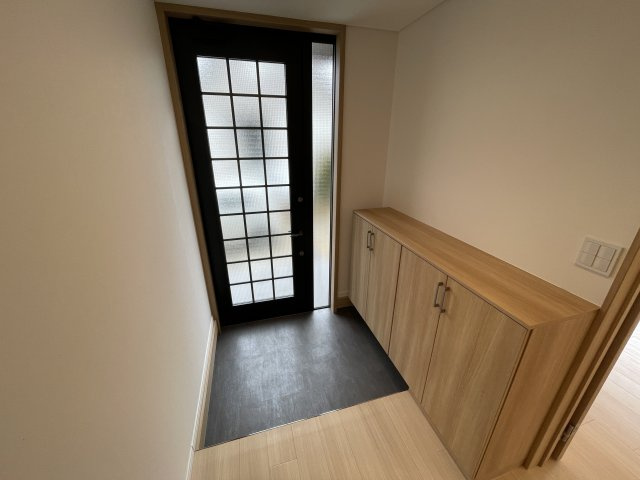 みどりが丘フルリノベーション中古住宅の玄関