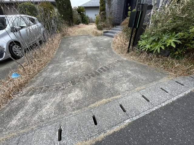 みどりが丘フルリノベーション中古住宅の駐車場