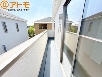 【バルコニー】 | 焼津市中根第1　新築戸建　1号棟 | 陽当りの良いバルコニーはお洗濯物はもちろんお布団もふかふかになります♪