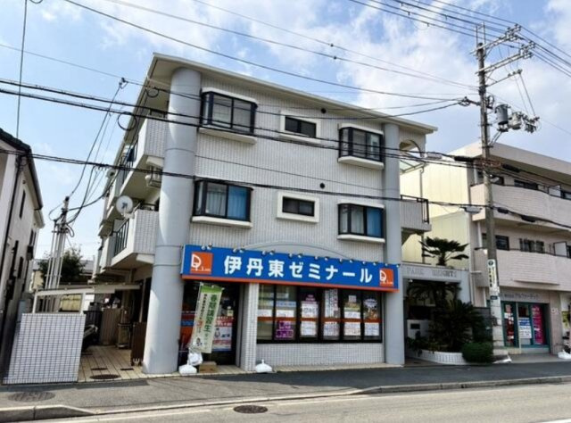 伊丹市瑞穂町　パークハイツの外観