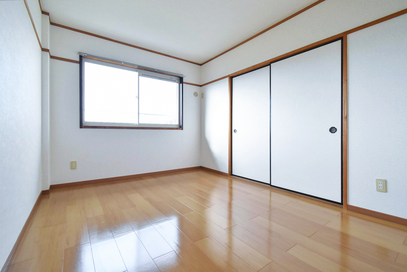 龍球園ハイツ【キャッシュバック対象物件】の収納|ちょっとした収納スペースも充実しています