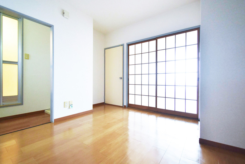 龍球園ハイツ【キャッシュバック対象物件】の居間・リビング