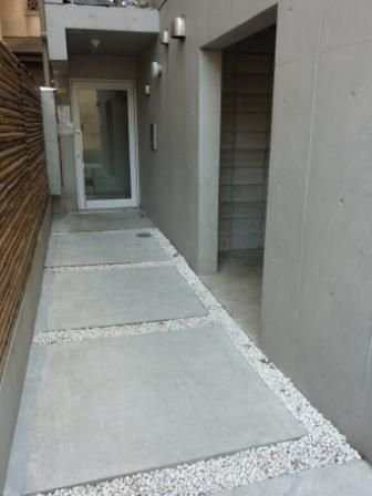 中野区大和町１丁目の賃貸マンションのエントランス