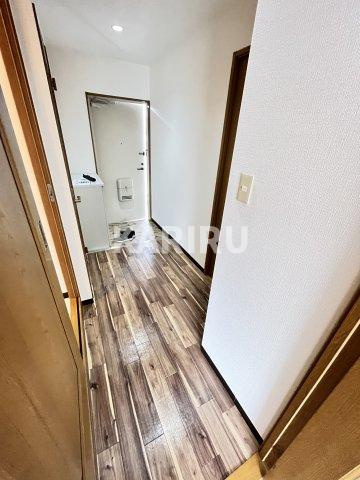 メゾンshinmoriの玄関|収納もある玄関です