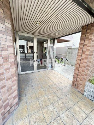 メゾンshinmoriのエントランス|清潔なエントランスです