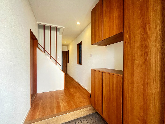 堺市堺区神保通　中古戸建の玄関