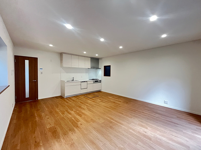 堺市堺区神保通　中古戸建の居間・リビング