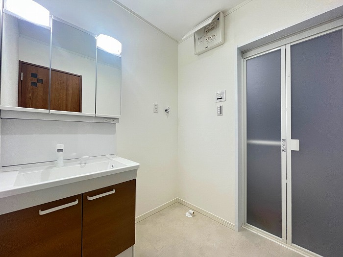 堺市堺区神保通　中古戸建の独立洗面台