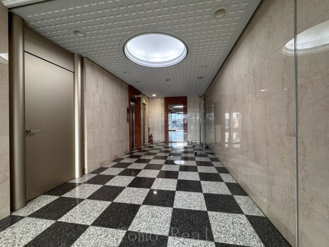 秀和溜池山王レジデンスのロビー