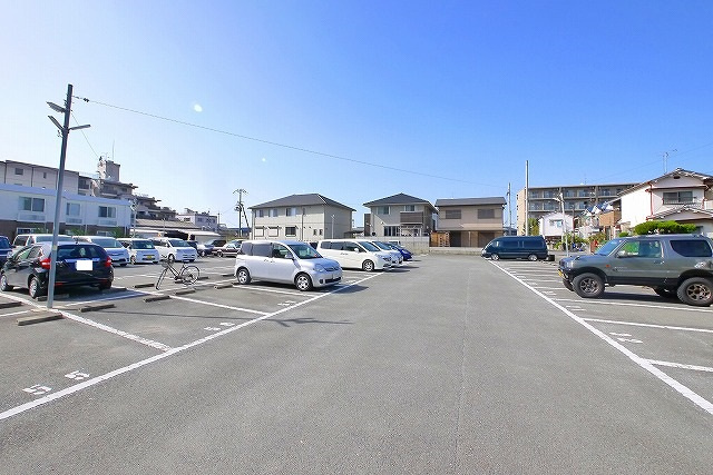恋の窪駐車場の外観