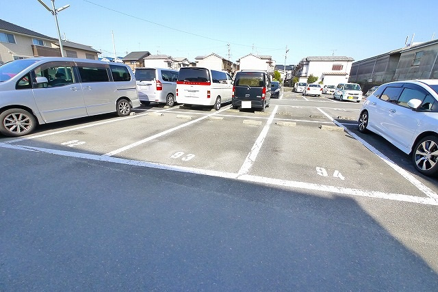 恋の窪駐車場の外観