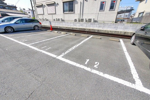 恋の窪駐車場の外観
