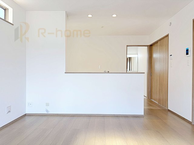 水戸市笠原町　新築戸建て　A号棟のキッチン|リビングで遊ぶお子様にも目が届くカウンターキッチン！