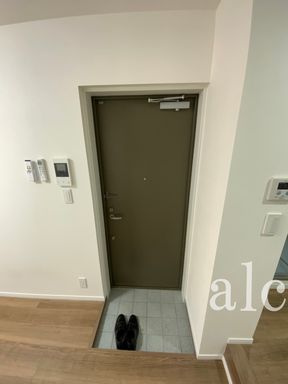 N・Y・TORTUGAの玄関