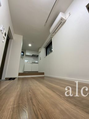 N・Y・TORTUGAの居間・リビング