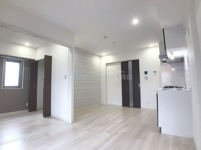 【居間・リビング】 | リュミアン堀田テラス【名古屋市賃貸・宅配ボックス】