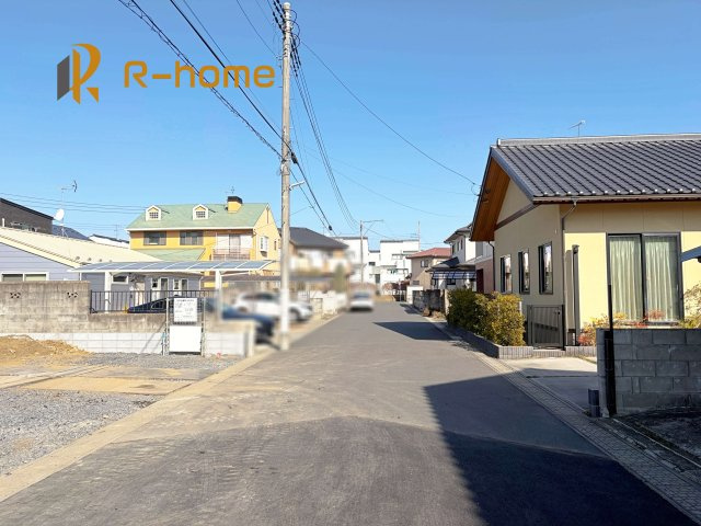 水戸市笠原町　新築戸建て　B号棟の前面道路含む現地写真|周辺環境も併せて案内致します♪
閑静な住宅地で笑顔あふれる新生活！
ぜひ現地へお越しください♪