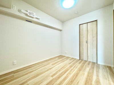 【洋室】 | 向島ニュータウン第三街区C棟 | 【洋室5帖】
先行配管が備付けられているのでエアコンの設置が可能です。