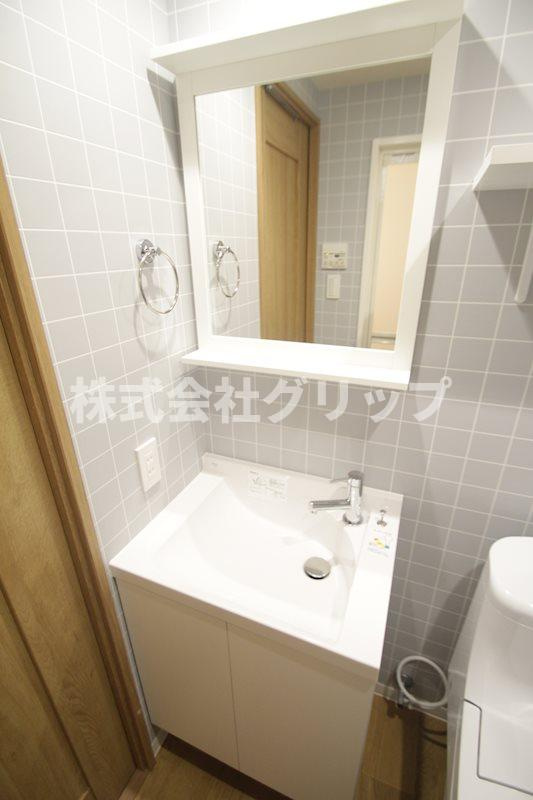 ライオンズマンション伊勢佐木長者町の独立洗面台