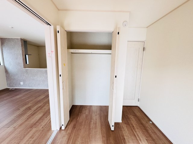 三郷市鷹野１丁目新築戸建【八木郷小学校：8分】の収納|1F5.06帖洋室収納