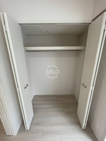 スプランディッド弁天町WEST　八幡屋小学校区の収納|スプランディッド弁天町WEST　クローゼット