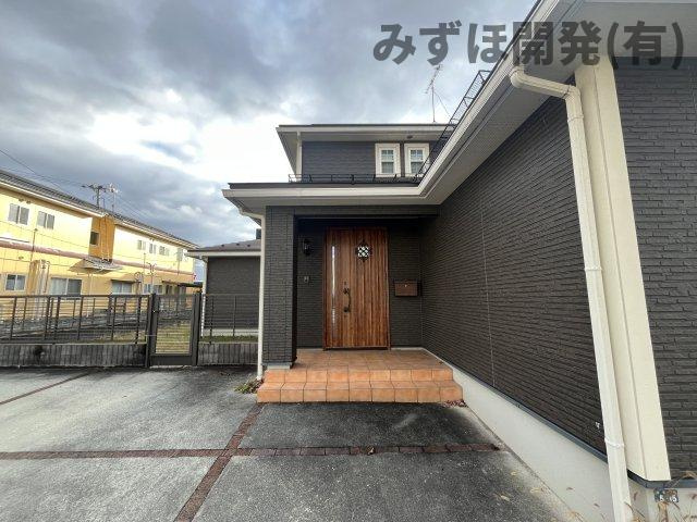 天童市泉町1丁目5-15の玄関