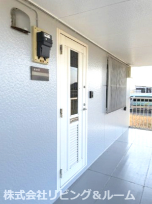 【玄関】 | ロイヤルコーポナガス