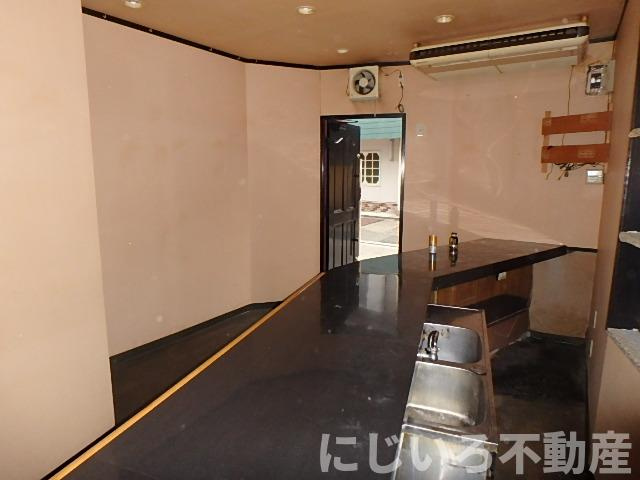 川野マンション　テナントのロビー