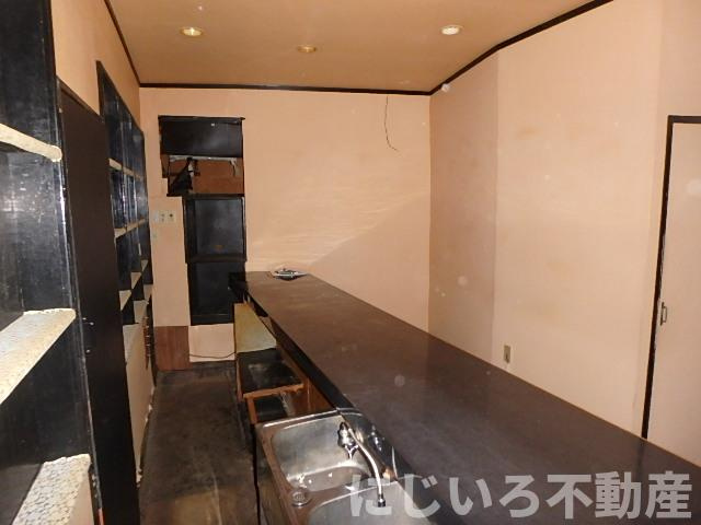 川野マンション　テナントのエントランス