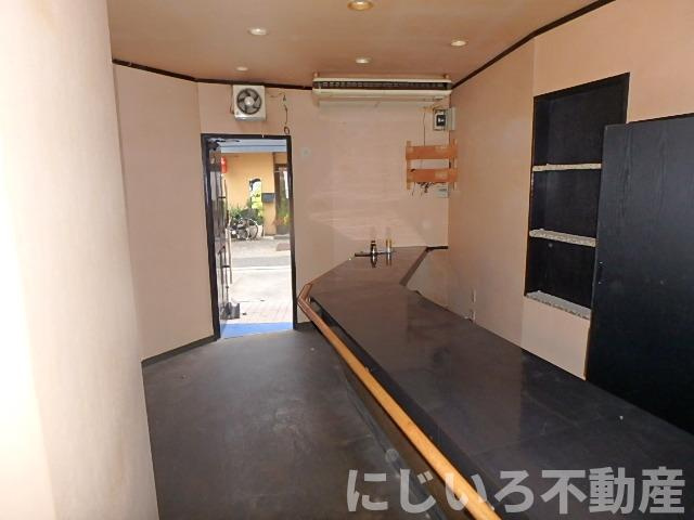 川野マンション　テナントのロビー