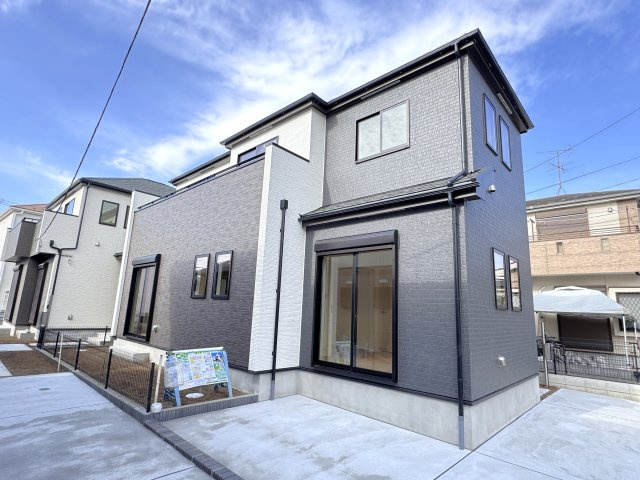三郷市鷹野１丁目新築戸建【八木郷小学校：8分】の外観|B号棟外観・完成済み内覧可能です！