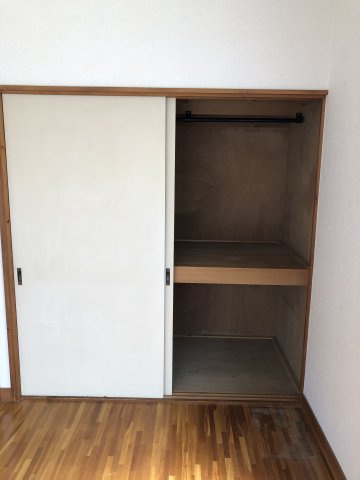 戸建　中神谷字宿畑１６の収納