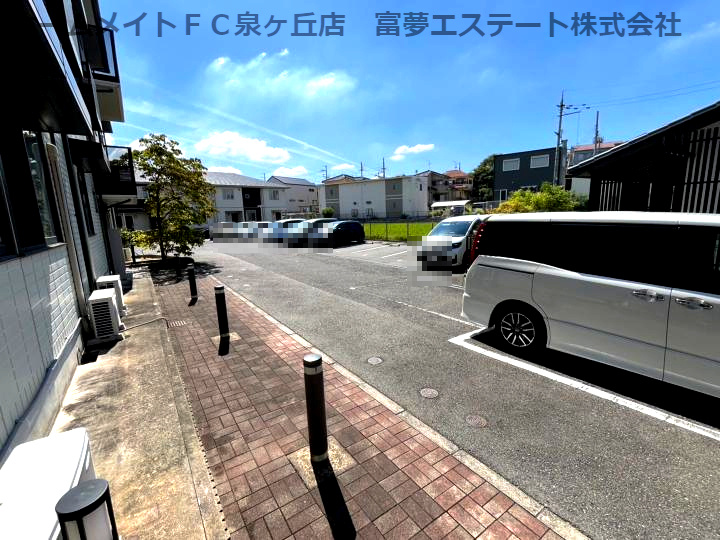 パストラル狭山の駐車場